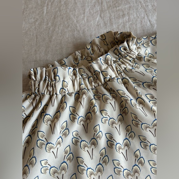 NWOT! Embroidered top - Picture 7 of 7